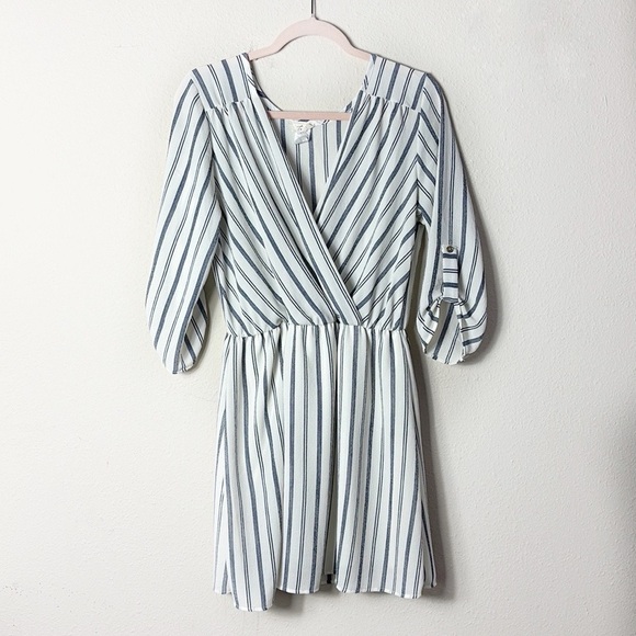 White & Dark Navy Blue Striped VNeck Dress 3/4 sleeves Coastal size Large - Picture 1 of 7